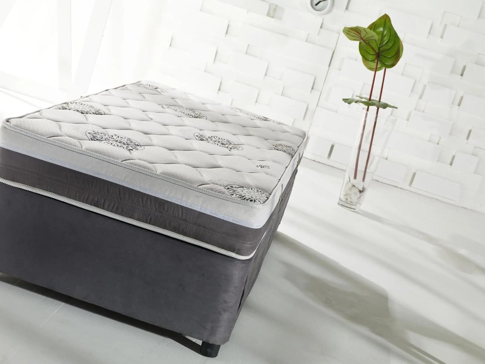 Four Season High Rise With Extra Mattress - Image 4